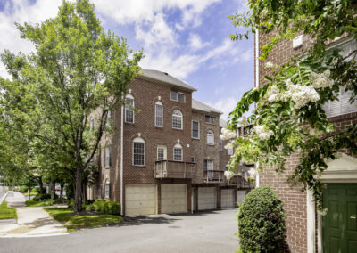 Listing Creative 2400 N Greenbrier 3